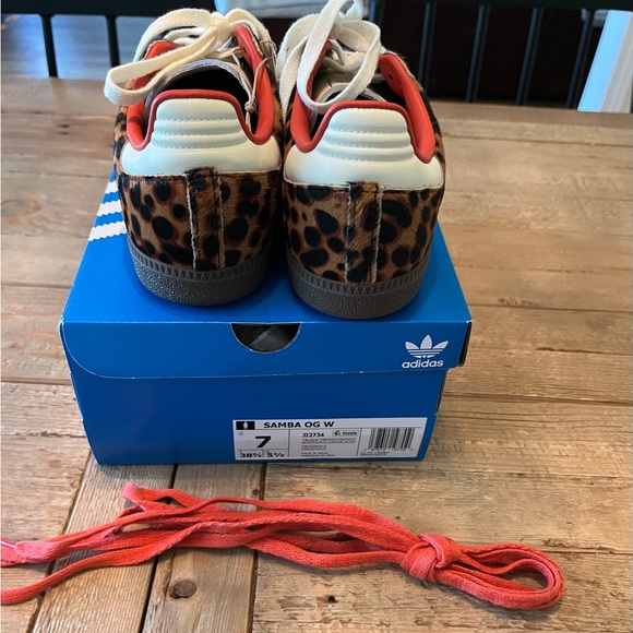 Adidas Samba OG Leopard Print Sneakers with Red Accents - Picture 3 of 8